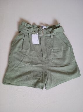 Walter Baker High Waist Paperbag Belted Shorts in Sage Green Size M (Sm Flaw)
